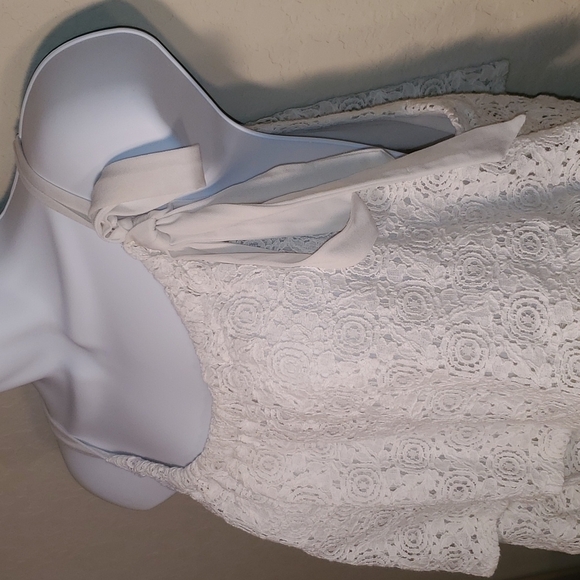 4/$20 Style & Co white crop top spaghetti strap top - Picture 3 of 10